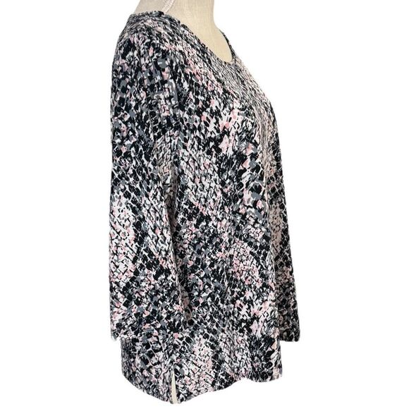 Large Multi Color 3/4 Sleeve Tee (Black, White, Pink), Soft and Flattering - Picture 3 of 6